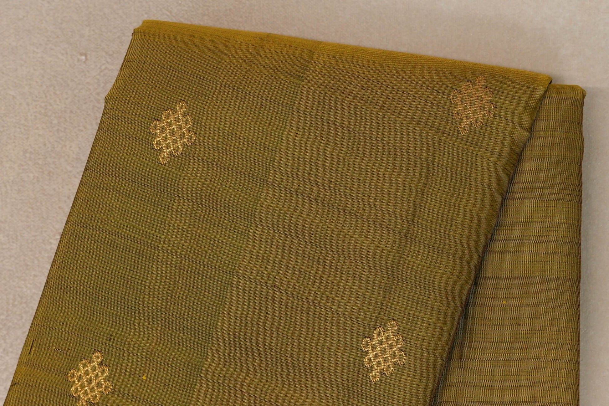 Mehandi Green with Deep Plum Borders Vintage Kanjivaram Silk Saree body
