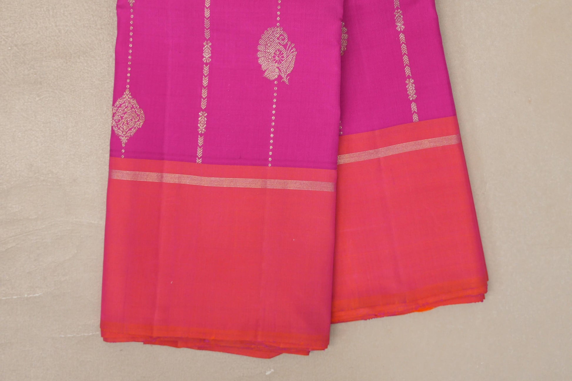 Bright Magenta Vintage Kanjivaram Silk Saree border