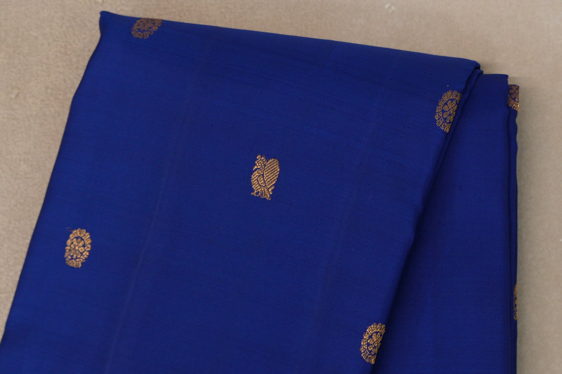 Deep Blue with Deep Plum Borders Vintage Kanjivaram Silk Saree body