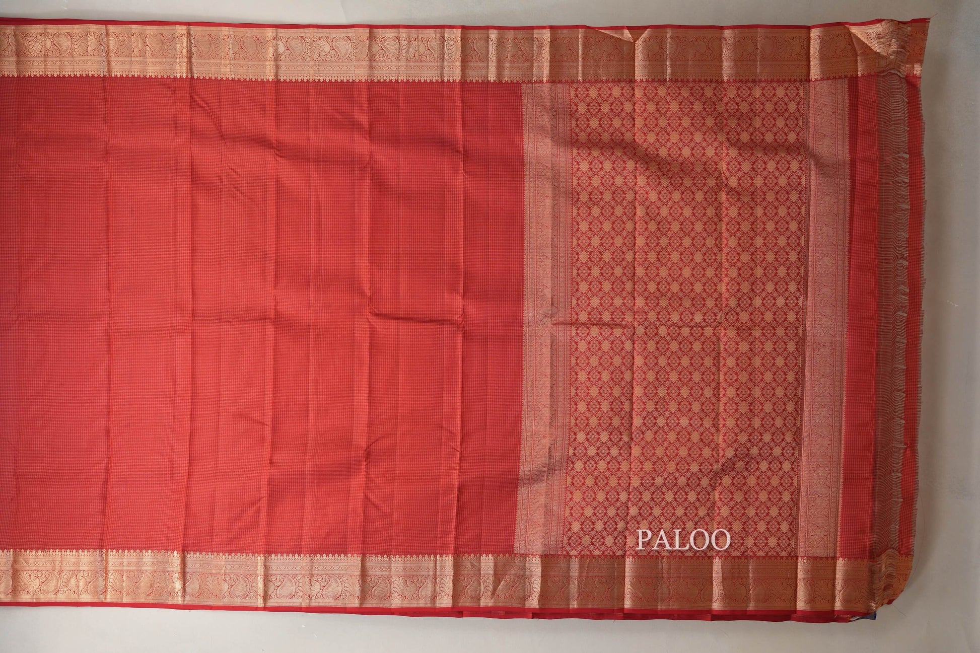 Red Light Weight Kanchipuram Silk Saree paloo