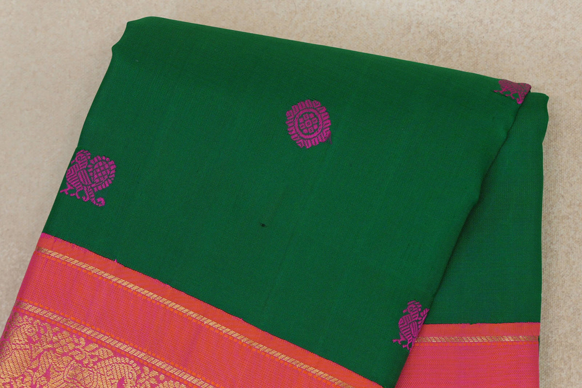 Emerald Green with Dual Tone Orange and Pink with Green Selvedge Borders Vintage Kanjivaram Silk Saree body