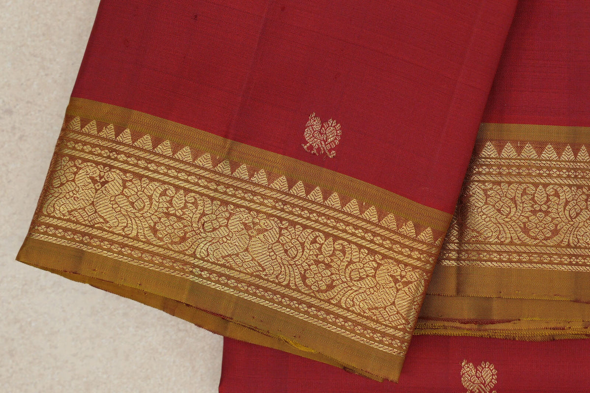 Deep Red Vintage Kanjivaram Silk Saree border