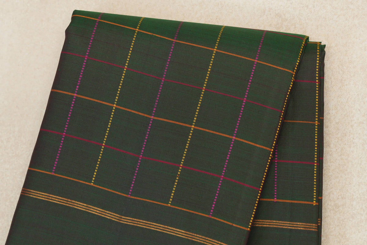 Deep Manthulir Green with Rettai Pettu Borders Vintage Kanjivaram Silk Saree body